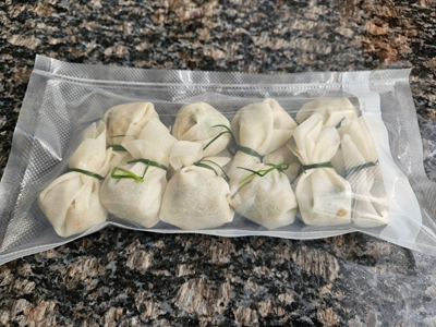 Verpackte goldene Säckli, Taschen - Thai Bites